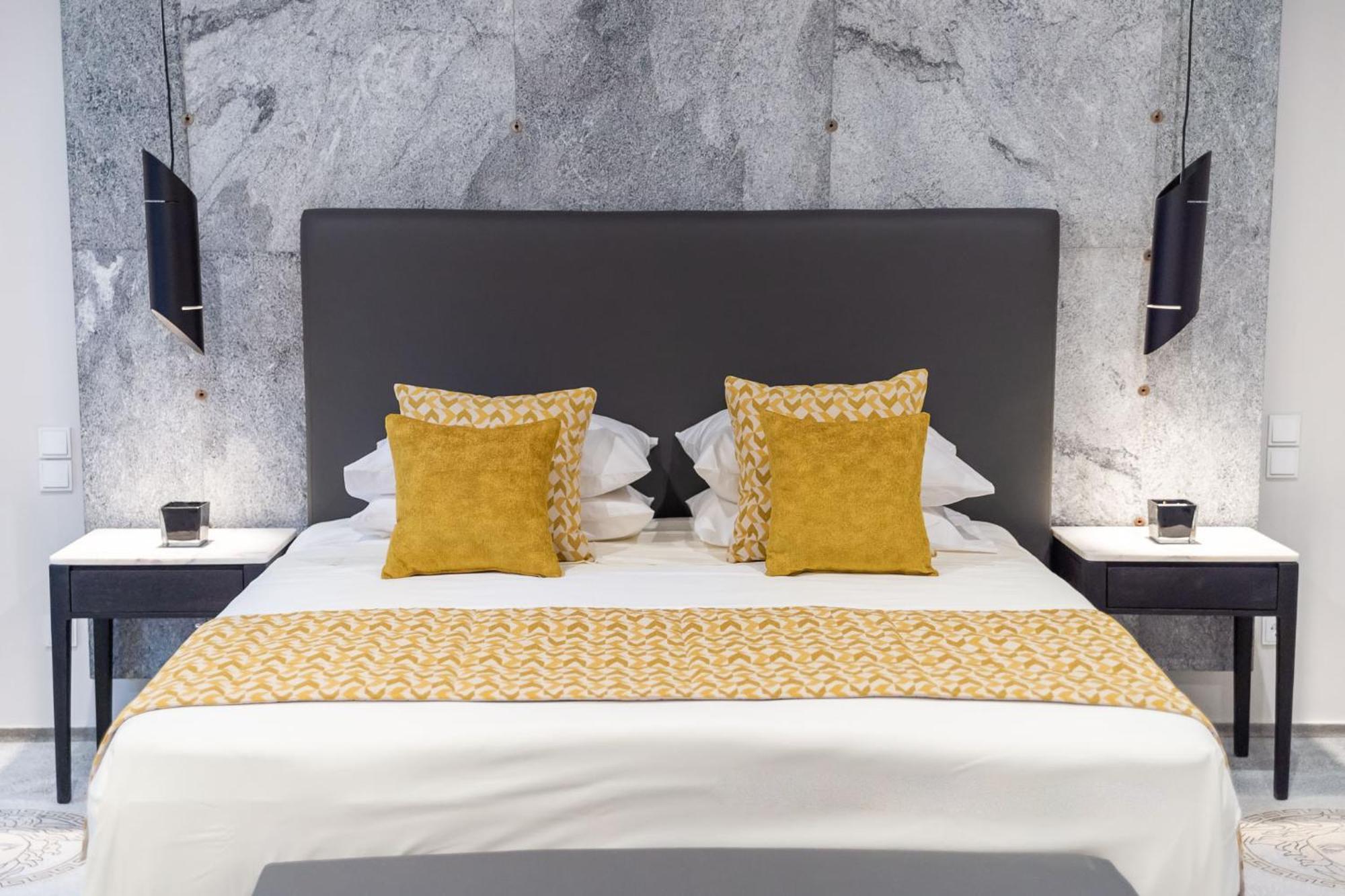33Solonossuites Атина Стая снимка